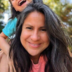 Meet your Posher, Jenae aka Camila's Mom